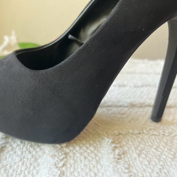 FOREVER 21 Faux Suede Peep Toe Stilettos Platform- Size 6 - Picture 6 of 7